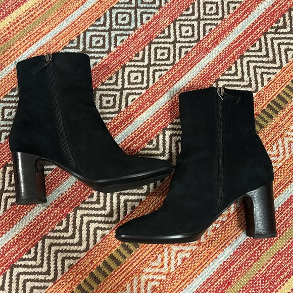 Aquatalia $495 Dottie Black Suede Buckle Bootie size 6.5 - Picture 2 of 11